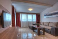 Apartamento de 2 dormitorios con balcón y vistas al mar