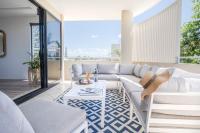Live like a local In The Heart of Moffat Beach - B&B