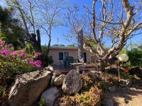 J & Ella's Holiday House - 2 Bedroom, 2 Bathroom Home - Bed and Breakfast Cooktown