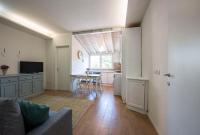 99 Via Esino - B&B