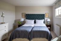 Twin Room with Private Bathroom