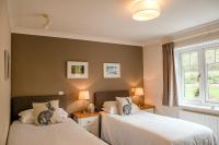 Tweepersoonskamer met 2 Aparte Bedden en Eigen Badkamer