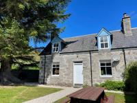 Jock's Cottage on the Blarich Estate - B&B Rogart