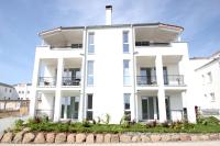 zentrumsnahe Ferienwohnung mit Balkon, gratis Nutzung vom AHOI Erlebnisbad und Sauna in Sellin, eigene Sauna - Villa Antje Whg 10 - B&B