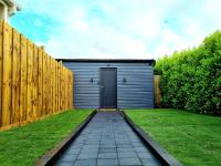 Yaseva Lodge, Stylish Country Retreat for 2, Hot Tub, Exceptional Views! - B&B