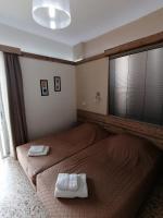 Studio mit seitlichem Meerblick