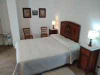 B&B Narbolia - CASA FIGUS Via Azuni 5 Narbolia - Bed and Breakfast Narbolia