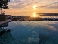 Infinity sea view cosy villa with private pool - B&B