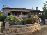 Apartmani Memić 100 m do plaže, APARTMENTS MEMIĆ ONLY 100M FROM BEACH - Ferienwohnung