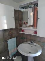 Habitación Triple Básica con baño compartido