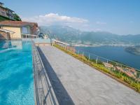 EnjoyIseoLake - Van Gogh - beautiful lake Iseo view and swimming pool - Chambres d'hôtes Parzanica