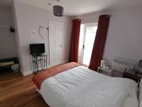 Deluxe Double Room with Shower