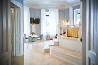 Two-Bedroom Apartment - Tschaikowskistr. 19