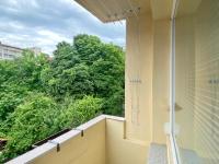 Sunny Central Apartment with TV & Wi-Fi - Bed and Breakfast