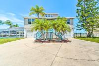 B&B Hernando Beach - Updated Hernando Beach Home with Outdoor Oasis! - Bed and Breakfast Hernando Beach