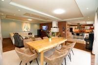 Iseroase House Deluxe - B&B Pobiedna