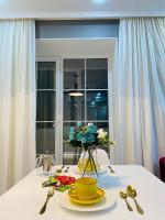 B&B Oural - LUX 6 МКР дизайнерская комфортная студия с панорамными дверьми и большой лоджией - Bed and Breakfast Oural
