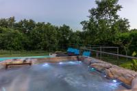 Cozy villa Limone with private pool and jacuzzi near Pula - B&B Svetvinčenat