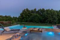 Cozy villa Limone with private pool and jacuzzi near Pula - B&B Svetvinčenat
