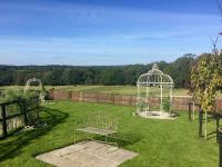 The Farmhouse - Sleeps 12 with Private Grounds - B&B Fairlight