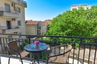 Apartment with Garden View