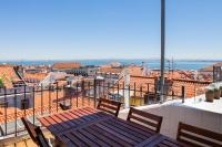 Amazing Rooftop Terrace With River And Historic City View 4 Bedrooms 4 bathrooms AC 19th Century Building Chiado - Chambres d'hôtes Lisbonne