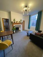 BOUTIQUE CITY CENTRE APARTMENT WITH PARKING - B&B