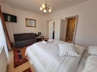 Deluxe Double Room with Extra Bed