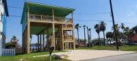 B&B Galveston - --OCEAN VIEWS ---3-MINUTE-WALK TO THE BEACH ---Near MOODY GARDENS -Schlitter Bahn -Pleasure Pier -Fishing Pier - Bed and Breakfast Galveston