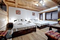 Familiensuite mit Balkon