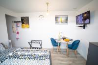 Estudio con 1 cama grande