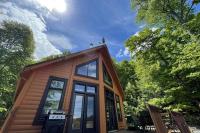 Joy's Chalet - Hottub, Lake, & Cottage - B&B Val-des-Bois