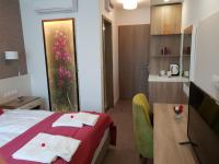 Deluxe Double Room with Shower