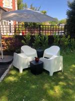 Green Corner Villa - Walls Hill - Cosy Luxury Apartment in Central Torquay with Free Parking & EV - Chambres d'hôtes Torquay