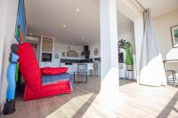 Très beau T2 climatisé refait à neuf, vue mer panoramique exceptionnelle à 120m à pied de la plage - Chambres d'hôtes La Ciotat