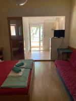 Bouganville seafront studio - B&B Podgora