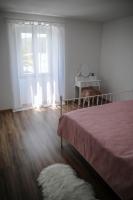 Apartman Gulliver in the center, 10 meters from the sea with private parking in natural shade - Chambres d'hôtes Rabac