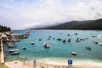 Apartman Gulliver in the center, 10 meters from the sea with private parking in natural shade - B&B Rabac