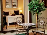 Hot Tub at Pukeko Cottage - Bed and Breakfast Geraldine