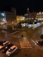 Elegant 2BR, Amazing Old Town Views, Plac Solny Walk to Rynek! Amenities - Chambres d'hôtes Wrocław