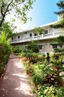 Rising Sun Retreat - B&B Ābu