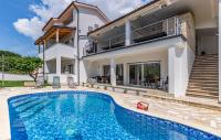 Apartamento con vistas a la piscina 