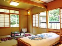 Zimmer im japanischen Stil mit Tatami-Bereich