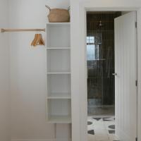 Zimmer 8: Doppelzimmer mit Bucht- und Straßenblick