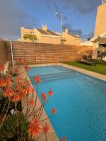 B&B Madrid - Valdevebas Chalet con Piscina - Bed and Breakfast Madrid