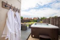 Modern Three Bedroom Home in Gloucester with Hot Tub - B&B Gloucester