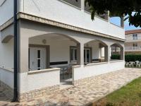 Apartment mit Terrasse