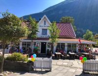 Stryn Kaffebar & Vertshus - B&B Stryn