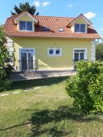 Kondics Apartmanház - B&B