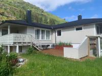 Big house in amazing Napp, Lofoten